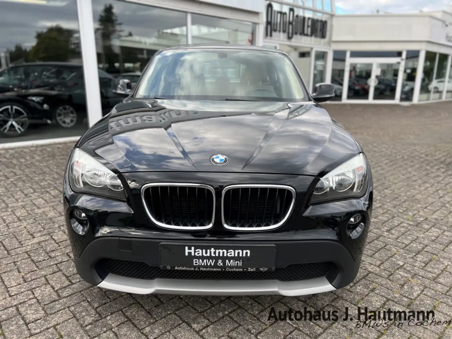 BMW X1 18 i sDrive +AUTOMATIK+ALLWETTER+PDC+LEDER+ Schwarz - 2