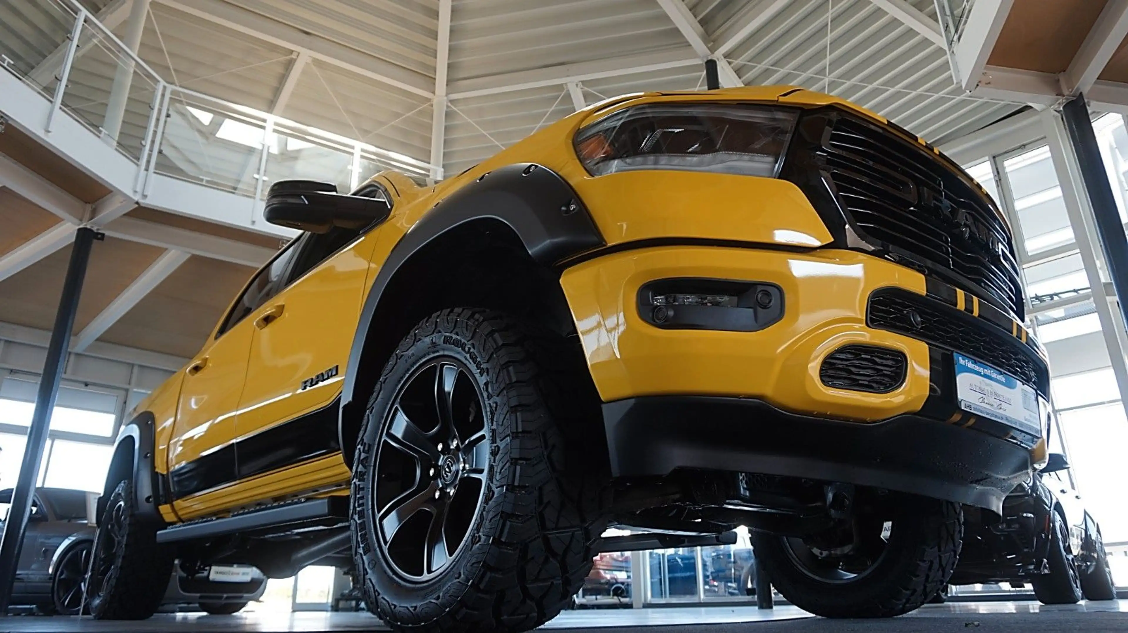 Dodge RAM 1500 HEMI Navi12*Leder*Alu20* Bumblebee* — photo 22