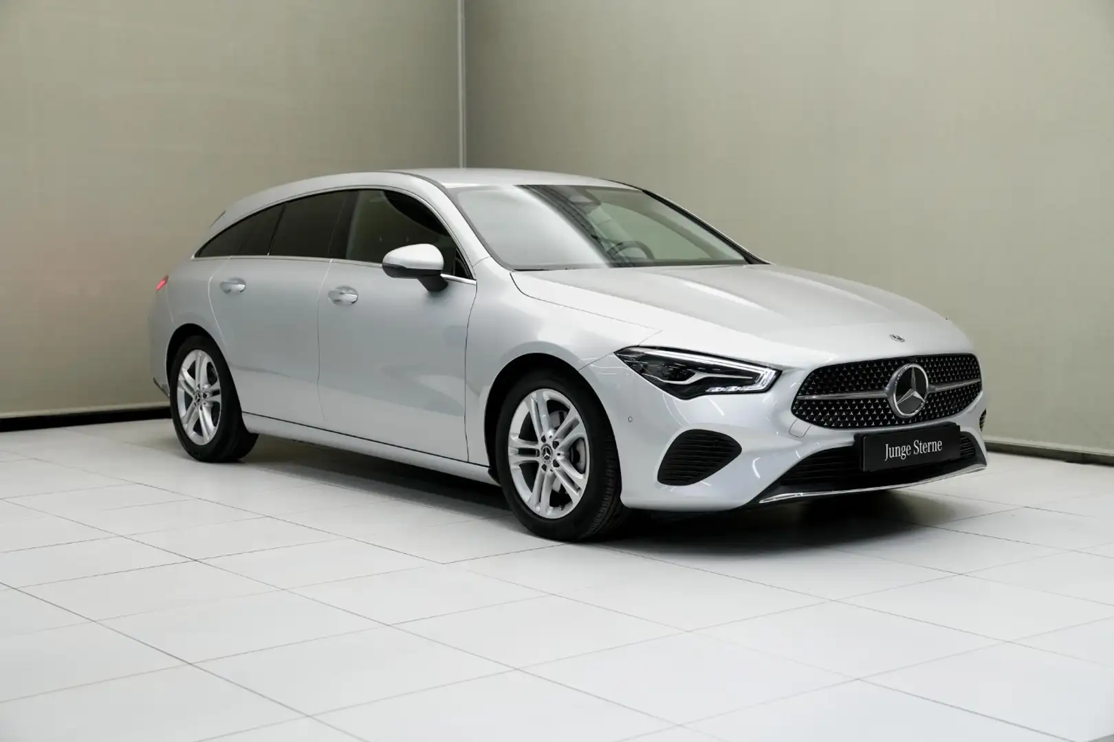 Mercedes-Benz CLA 180 d Shooting Brake Österreich-Edition Progressive Pr Silber - 2