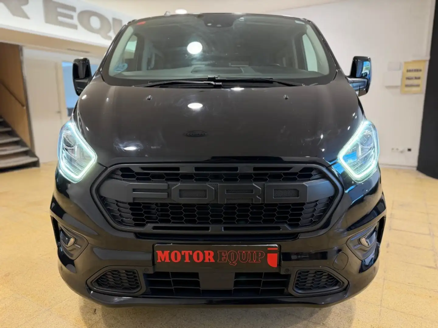 Ford Tourneo Custom 2.0 EcoBlue Sport 185 Negro - 2