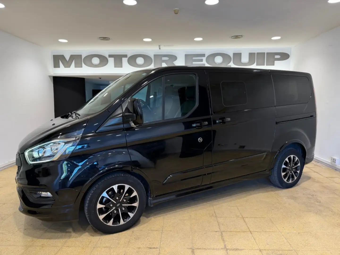 Ford Tourneo Custom 2.0 EcoBlue Sport 185 Negro - 1