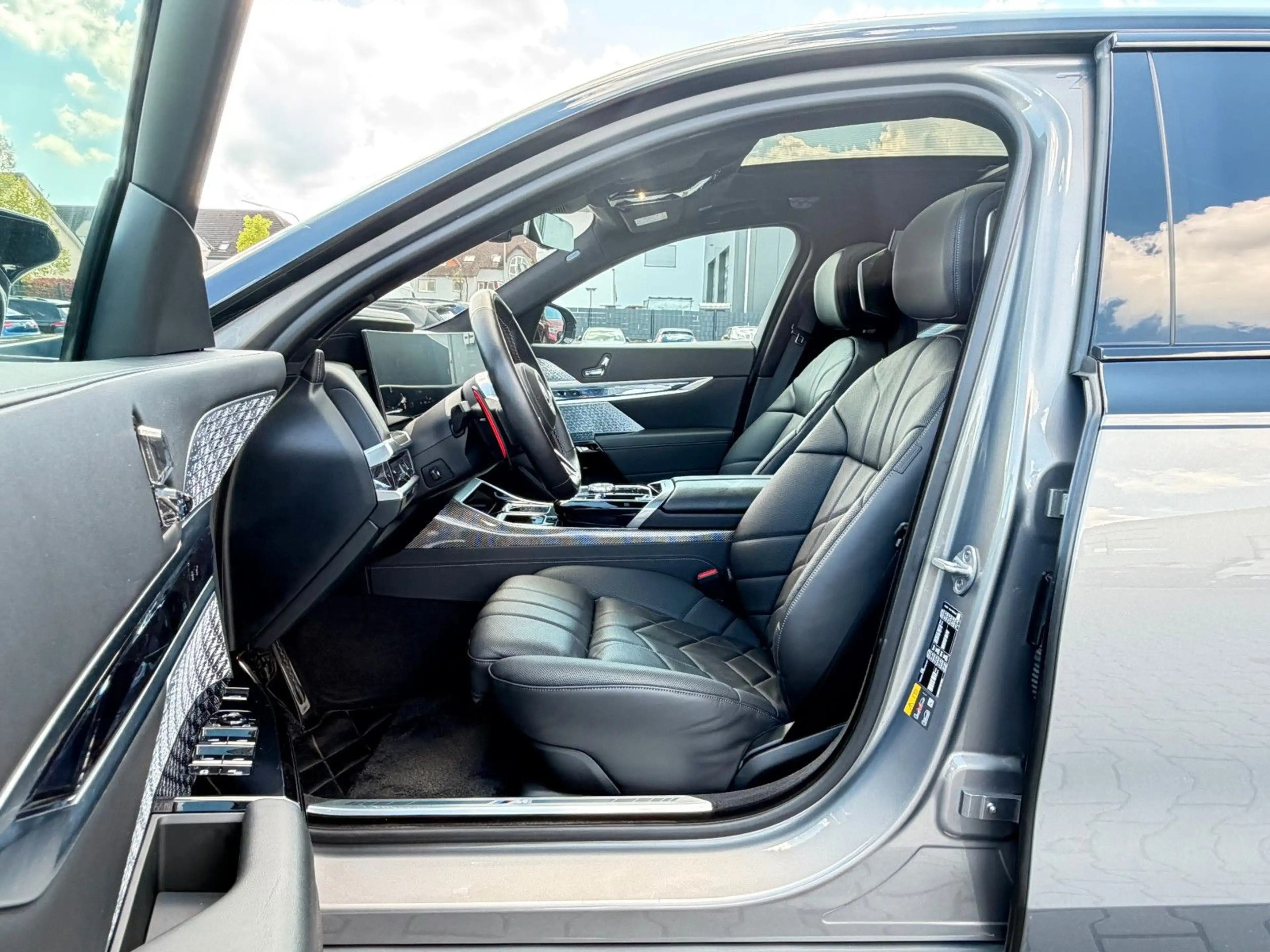 BMW 760 e*xDrive*Two*Tone*Individual*3xTV*SkyLounge* — photo 9