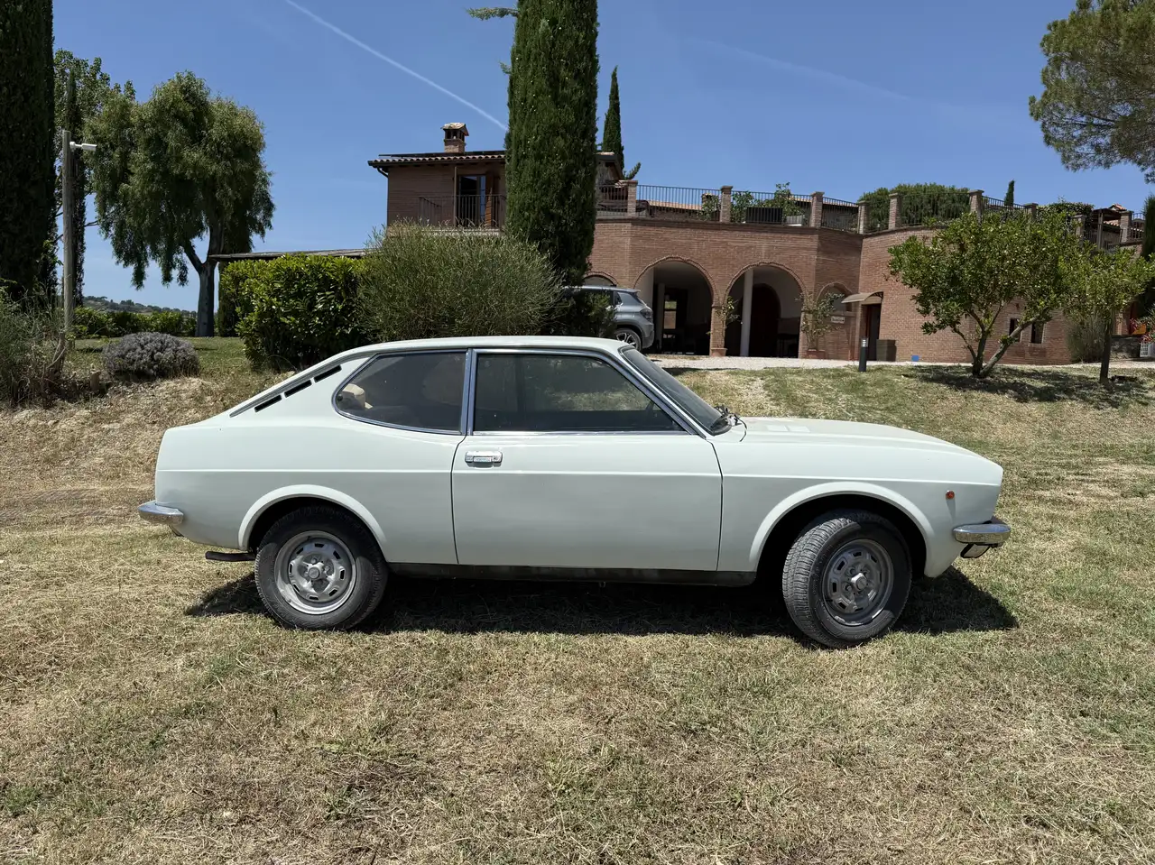 Fiat 128 Coupé, foto 4