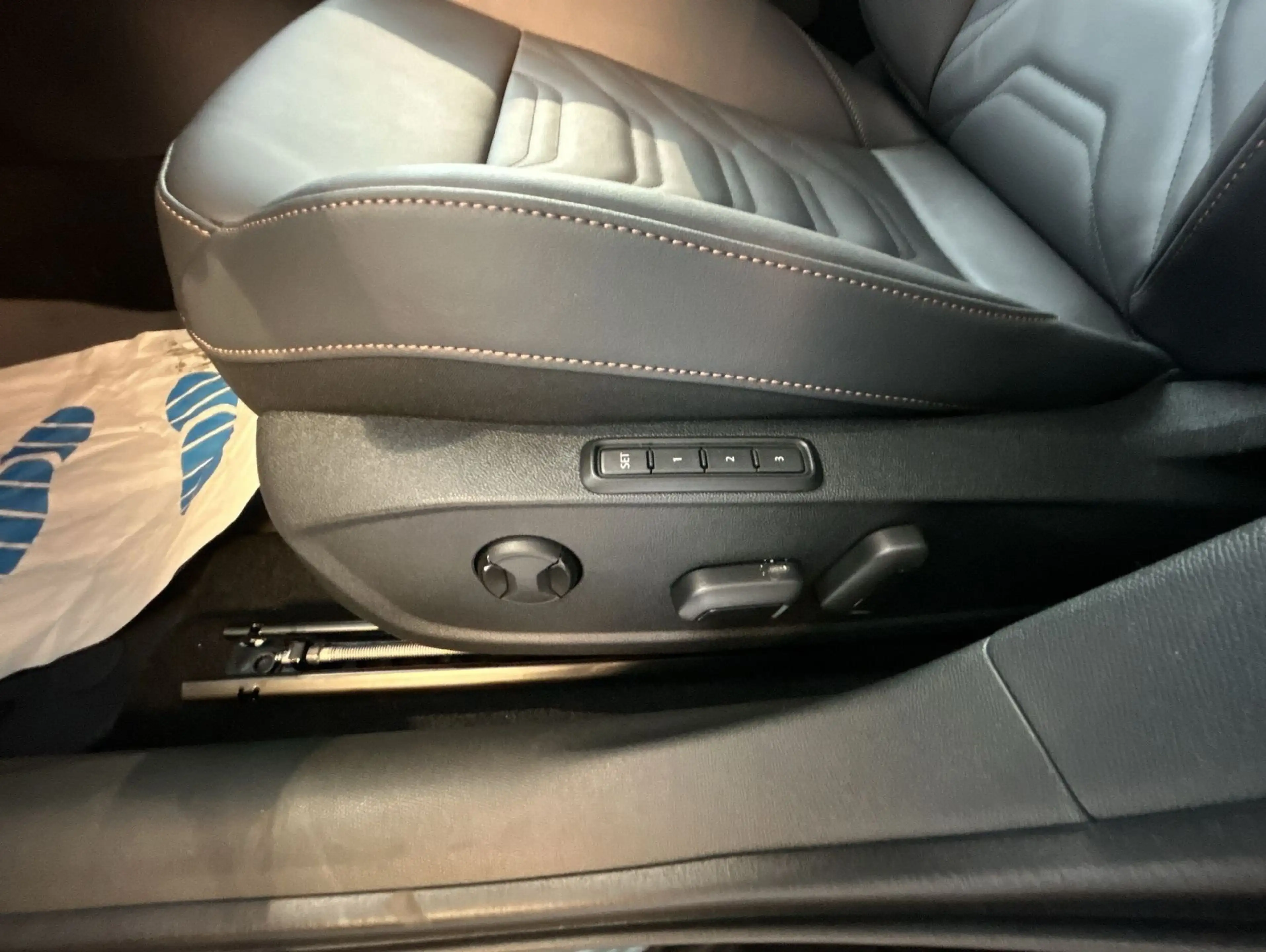 CUPRA Formentor 2.0 TSI 4Drive VZ W Pano Black Matrix — photo 15
