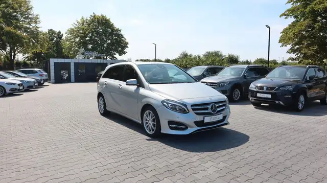 Mercedes-Benz B 250 4Matic Score ACC TotW. Navi Kamera LED