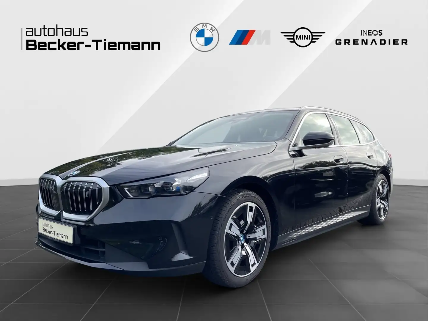 BMW i5 eDrive40 DrivAss Prof./ AutobahnAss/ ParkAss+/ Kom Schwarz - 1