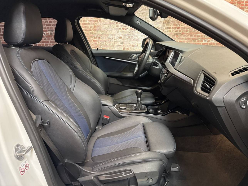 BMW 118 118i M Sport — photo 6