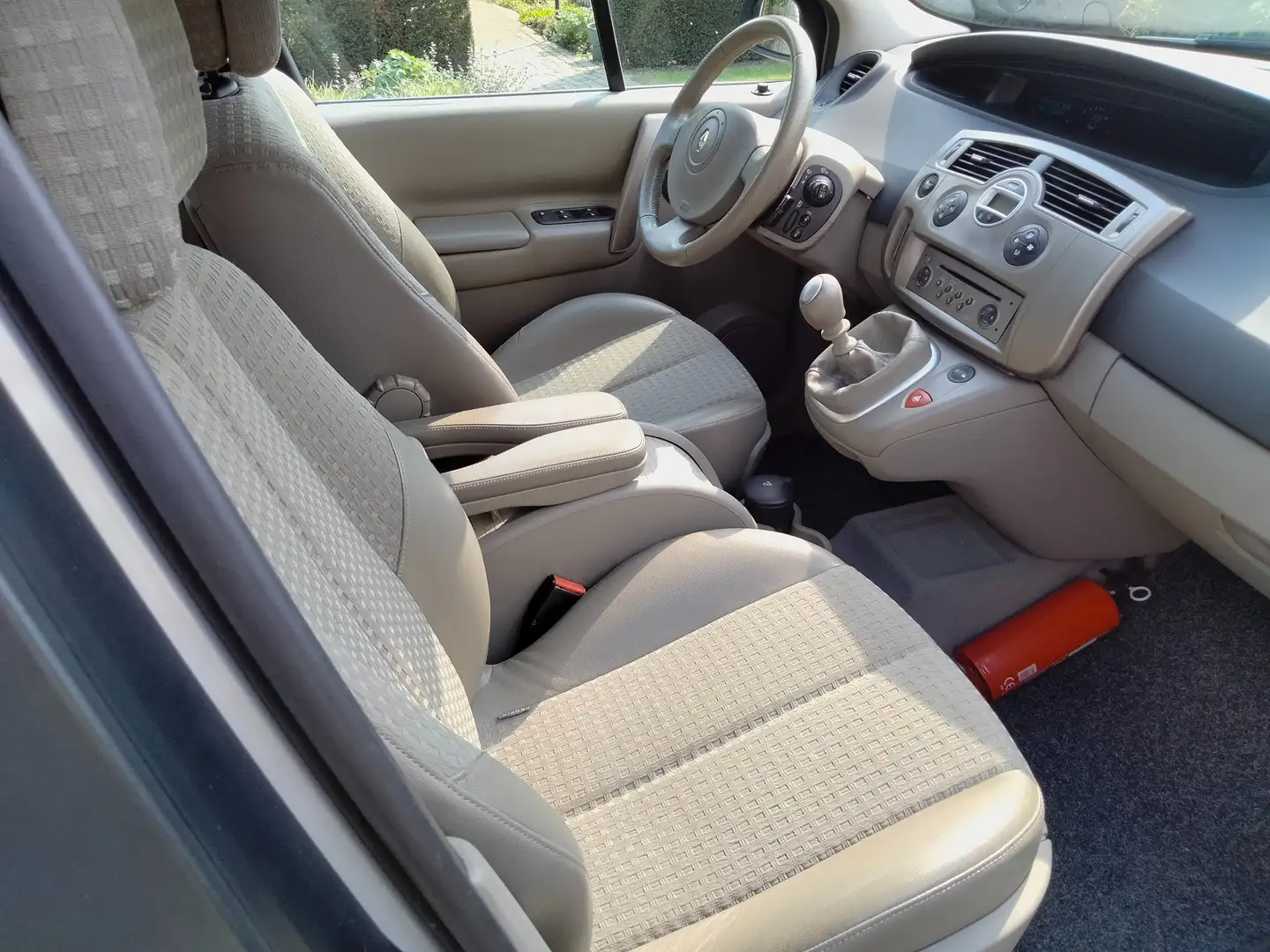 Renault Grand Scenic Grand Scenic 1.9 dCi Luxe Privilege Grijs - 2