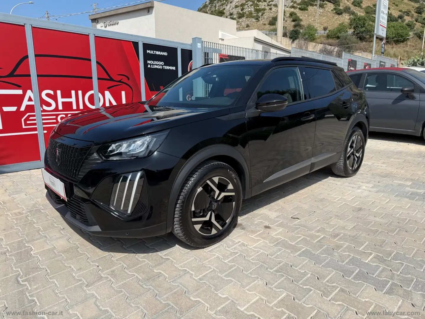 Peugeot 2008 PureTech 100 S&S Allure Nero - 1