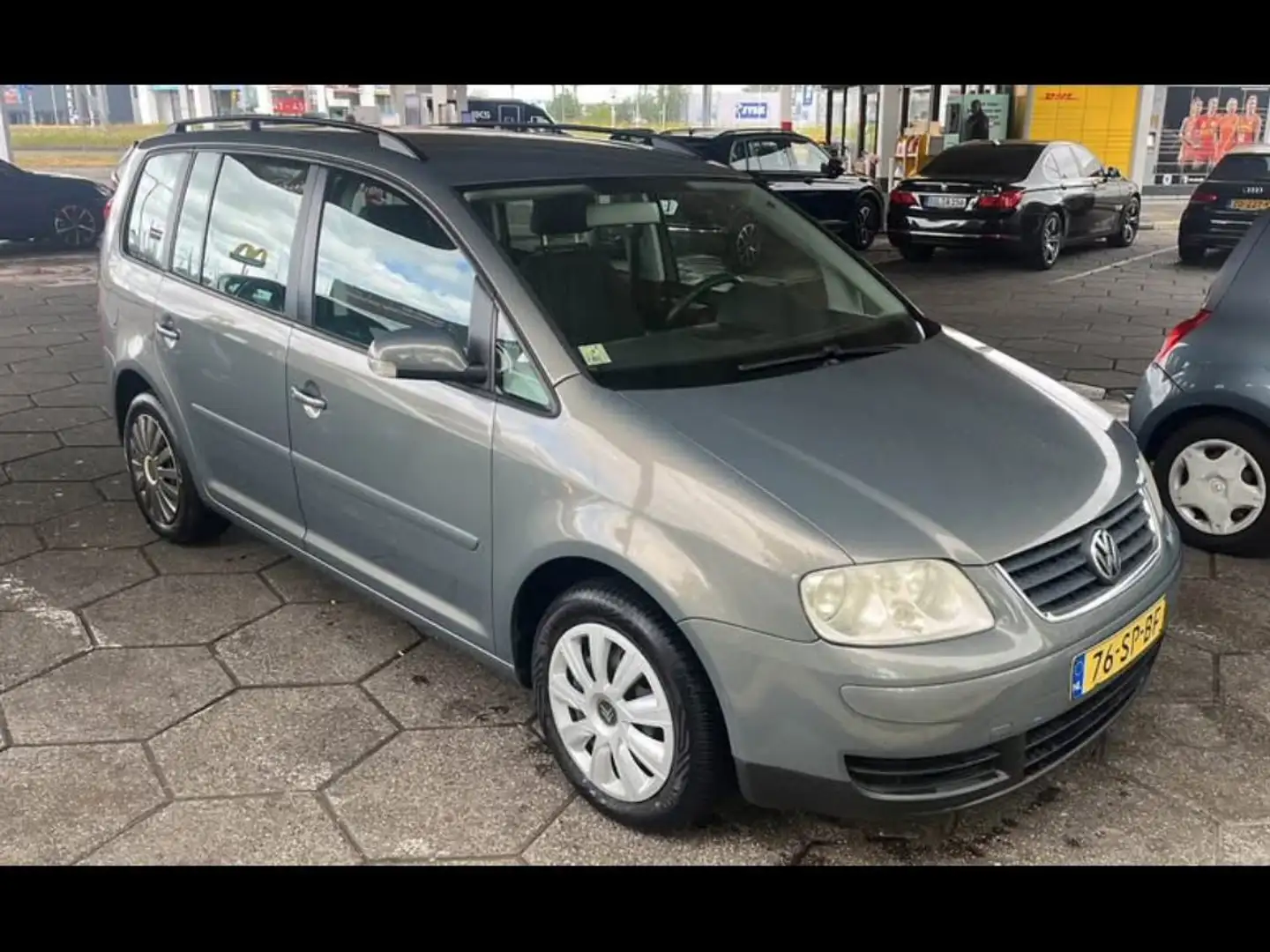 Volkswagen Touran Touran 1.6-16V FSI Trendl. Grijs - 2