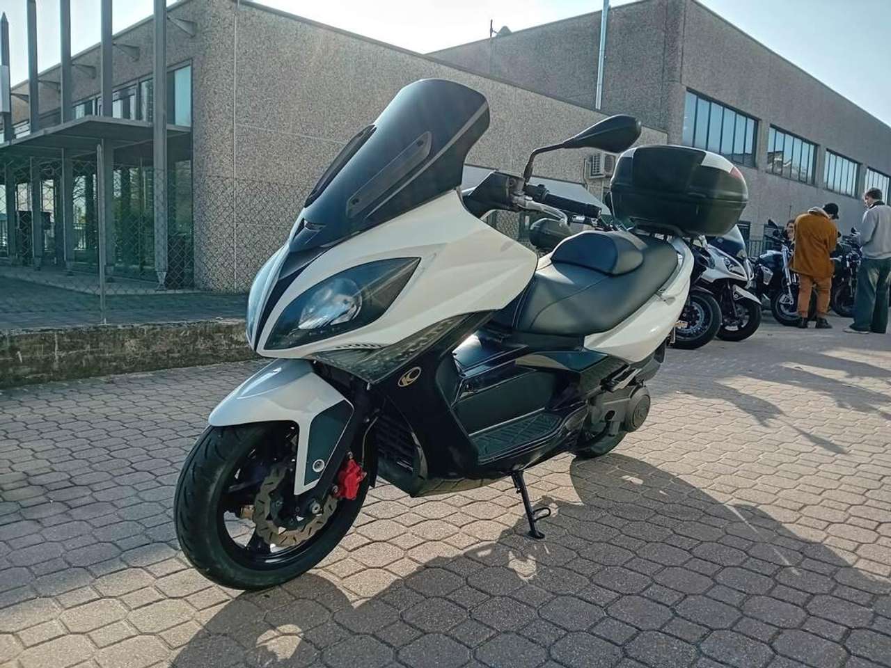 Kymco Xciting 300i Xciting R 300i my09