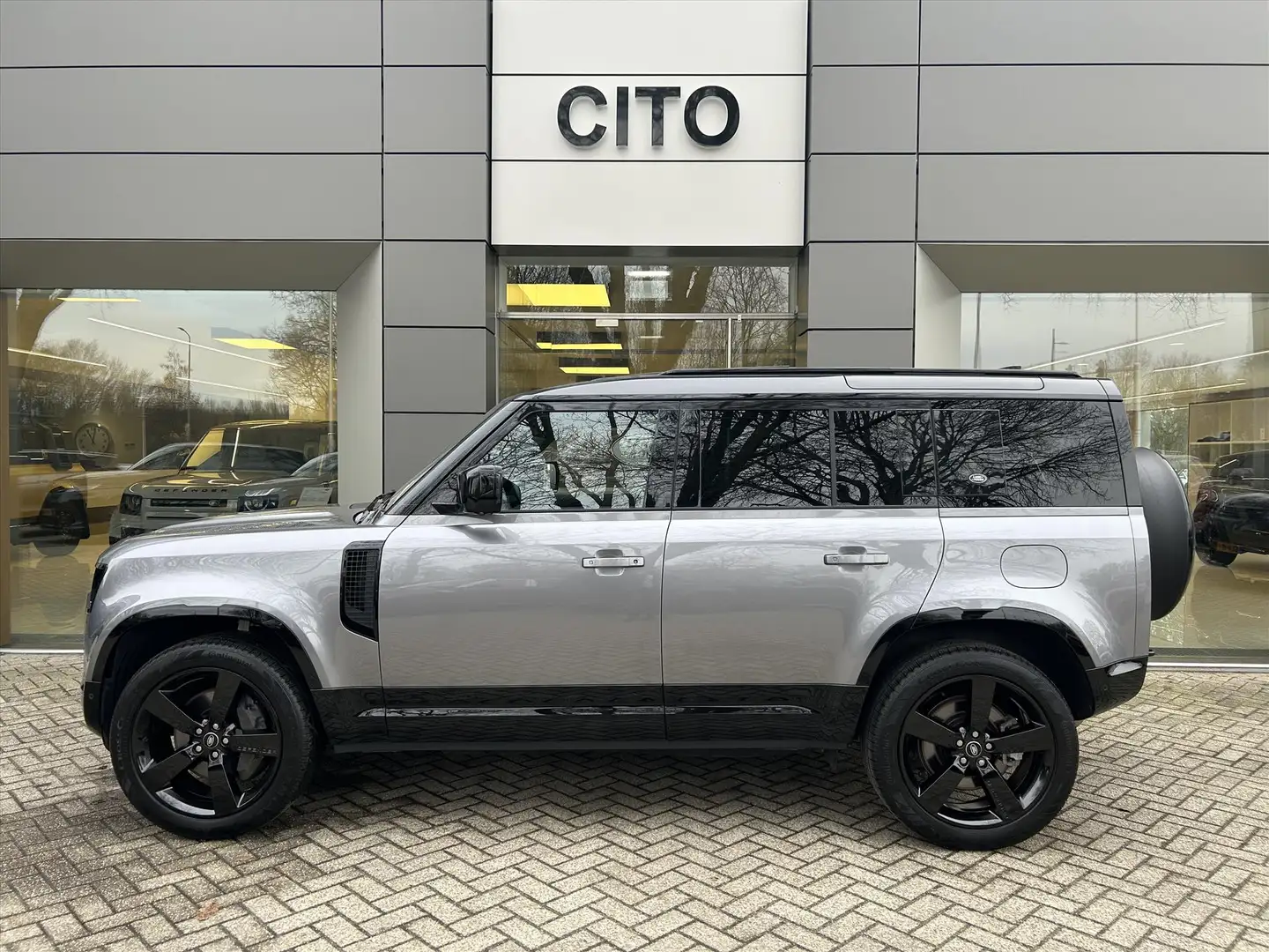 Land Rover Defender 110 P400e PHEV AWD X-Dynamic HSE Gris - 2