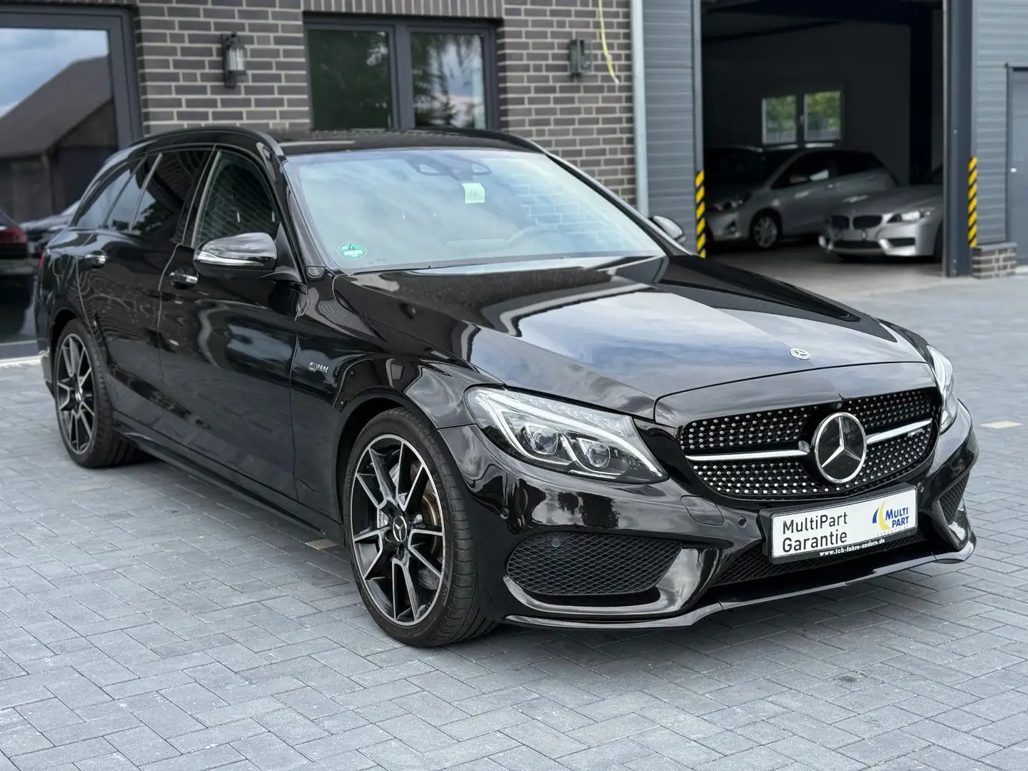 Mercedes-Benz C 43 AMG T AMG 4Matic*HUD*PANORAMA*LED*360°*LEDER* Černá - 1
