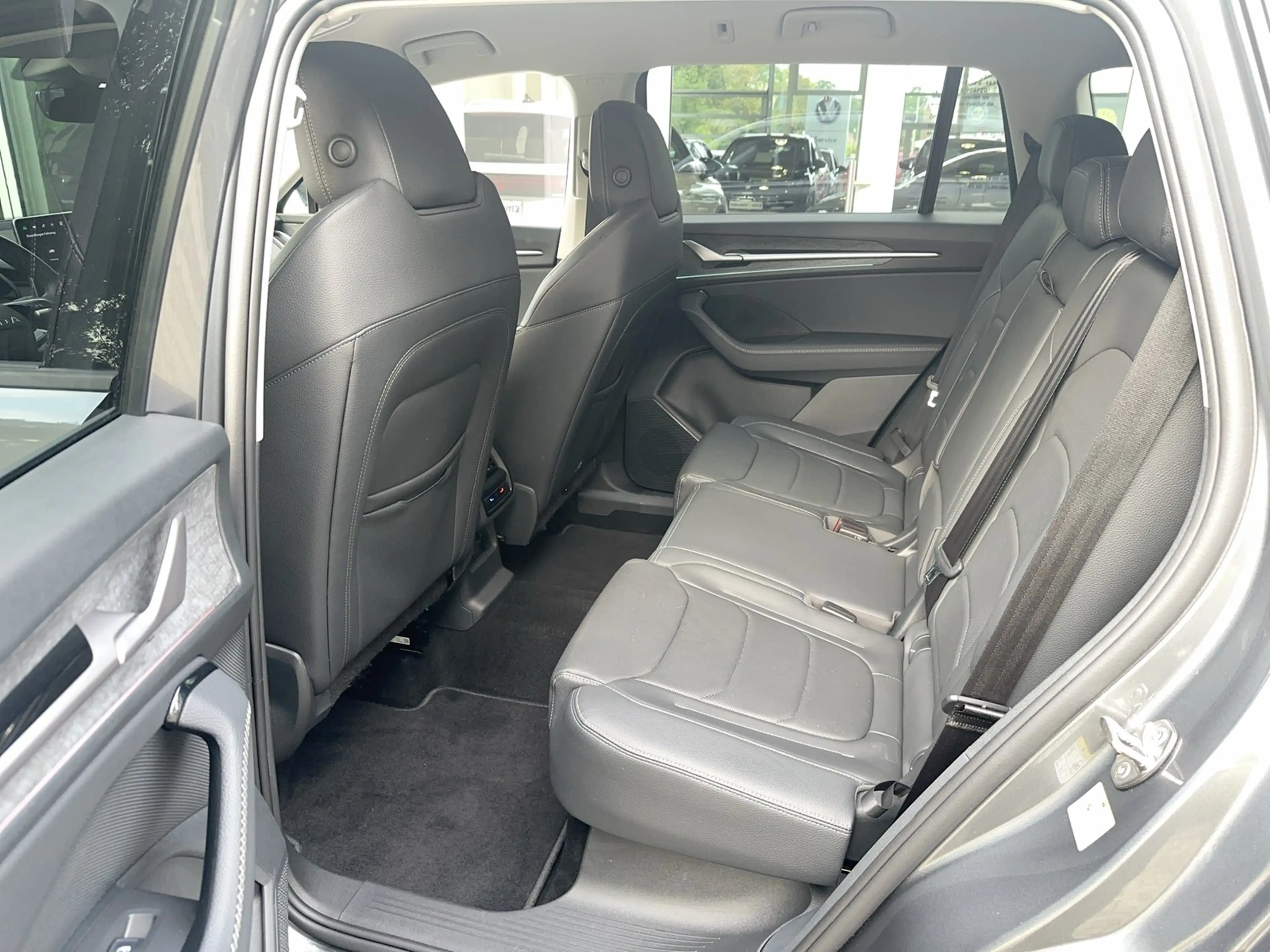 Skoda Kodiaq iV 1.5 TSI e-Hyb. Matrix Leder 360° AHK — photo 10