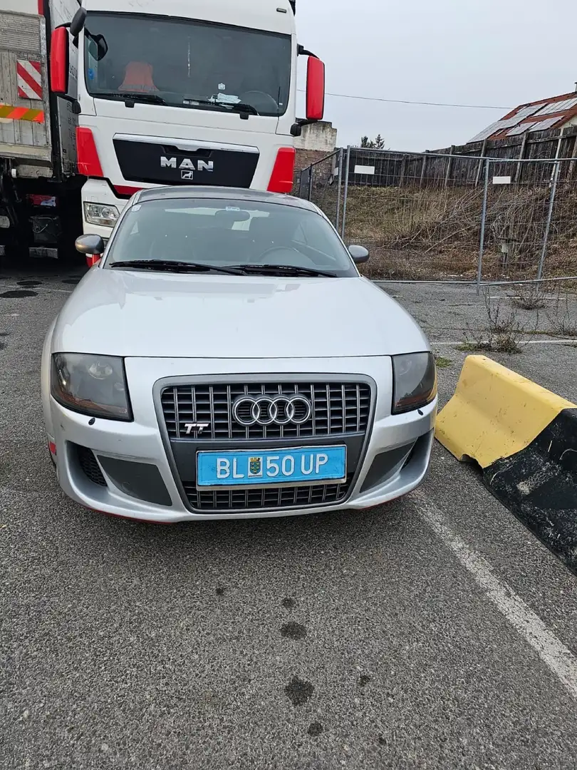Audi TT Coupé 1,8 TTS Silber - 1