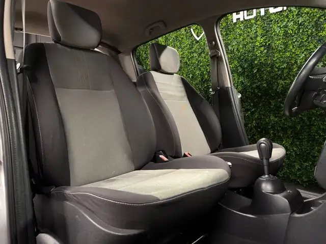 Renault Modus view 12