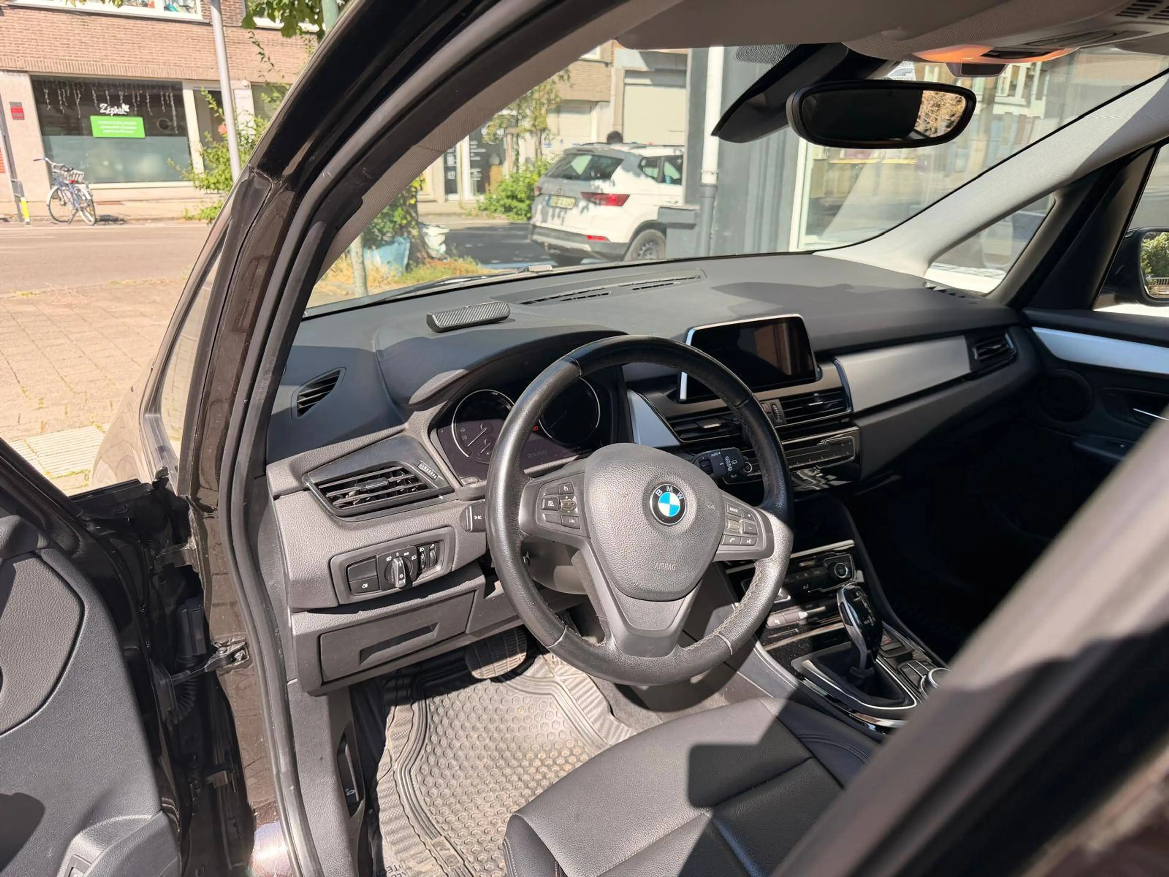 BMW 216 0484 49 55 12 | BMW Gran Tourer Advantage 216 dA AdBlue / Cuir / Auto / 7 PL / GAR 12 MOIS — photo 11