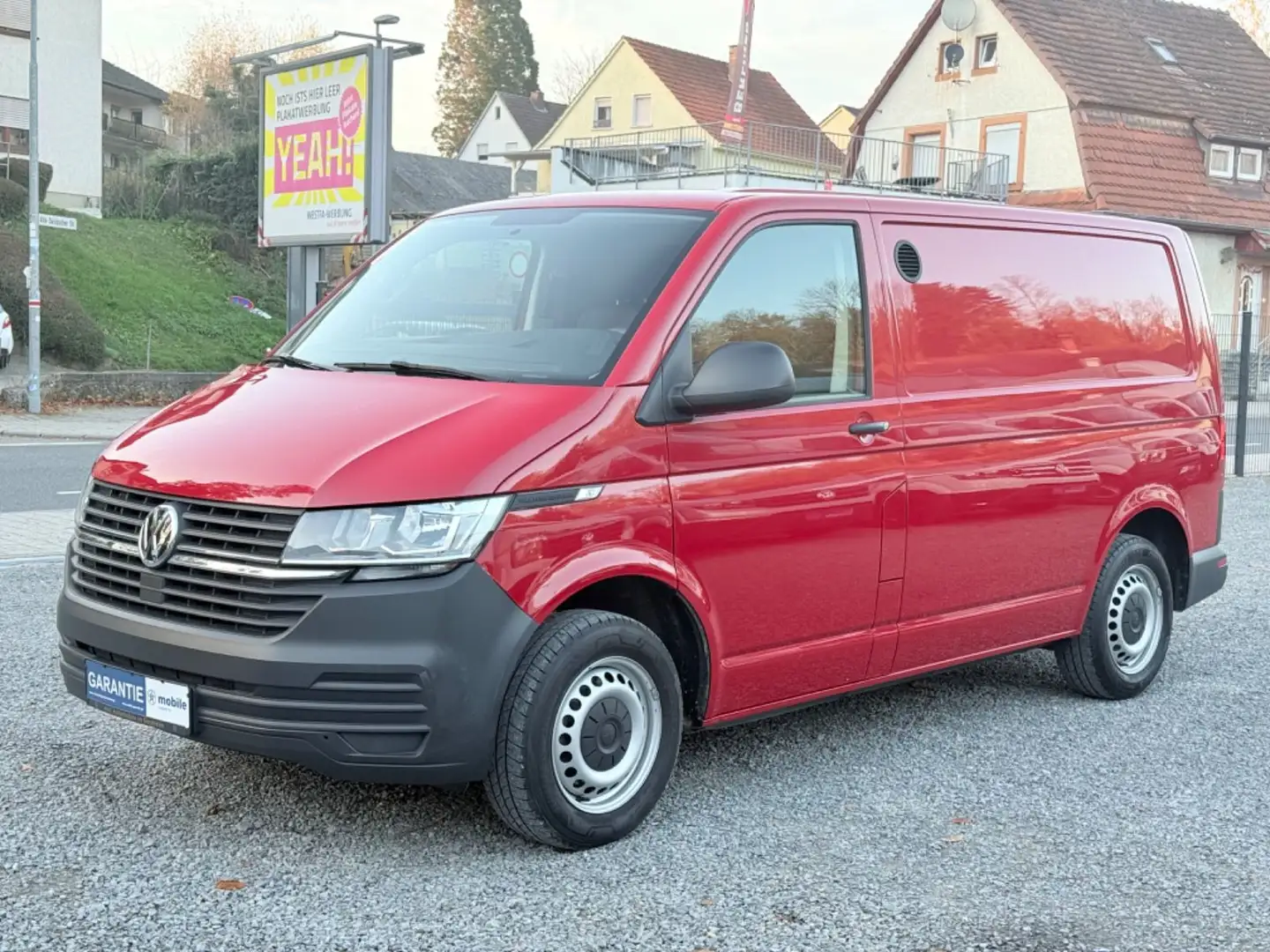 Volkswagen T6.1 KLIMA PDC WÜRTH-REGALSYSTEM SCHRAUBSTOCK Rot - 2