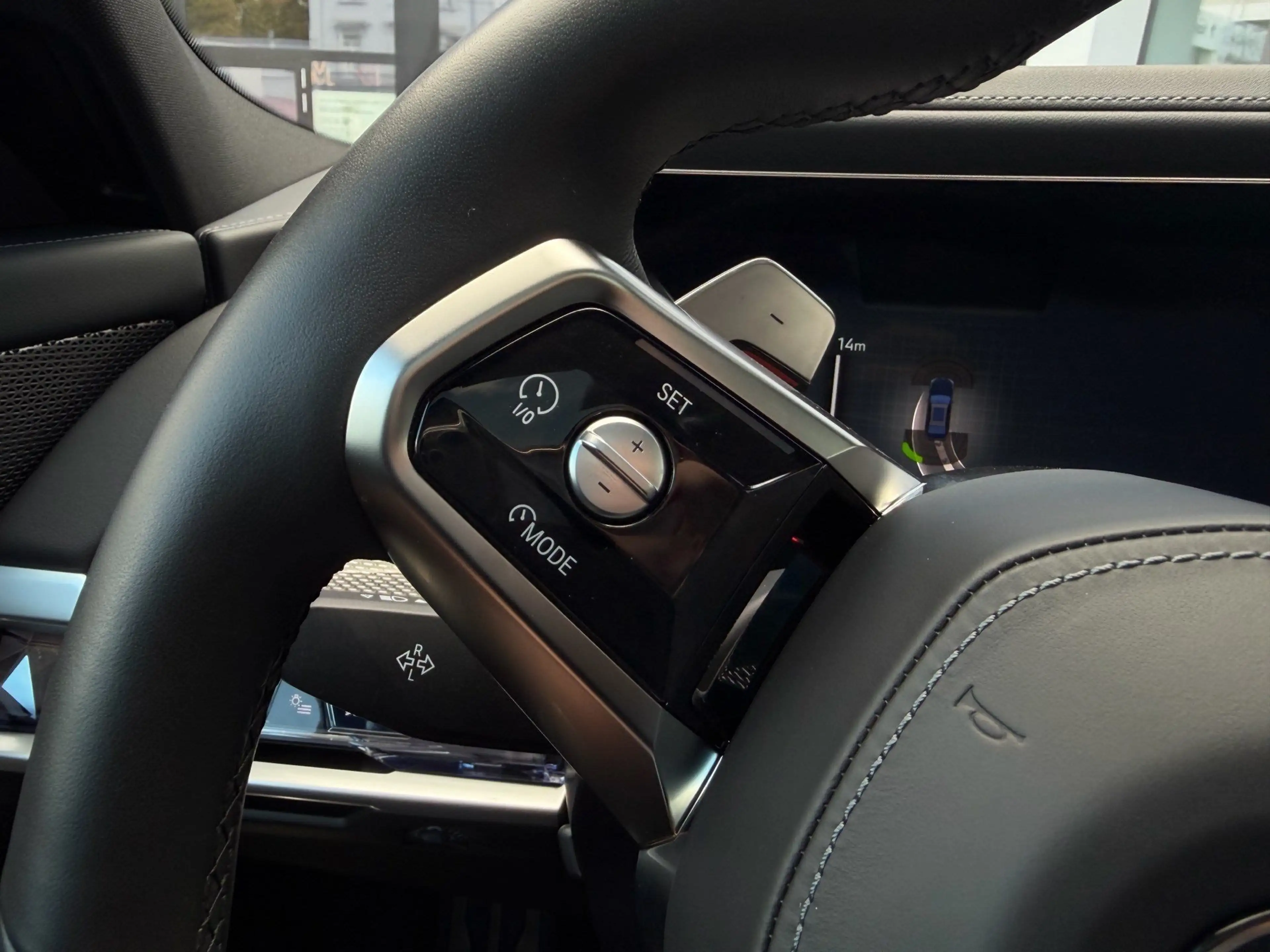 BMW 740 d xDrive M Sport Pro DA/PA Prof AHK Pano B&W — photo 16