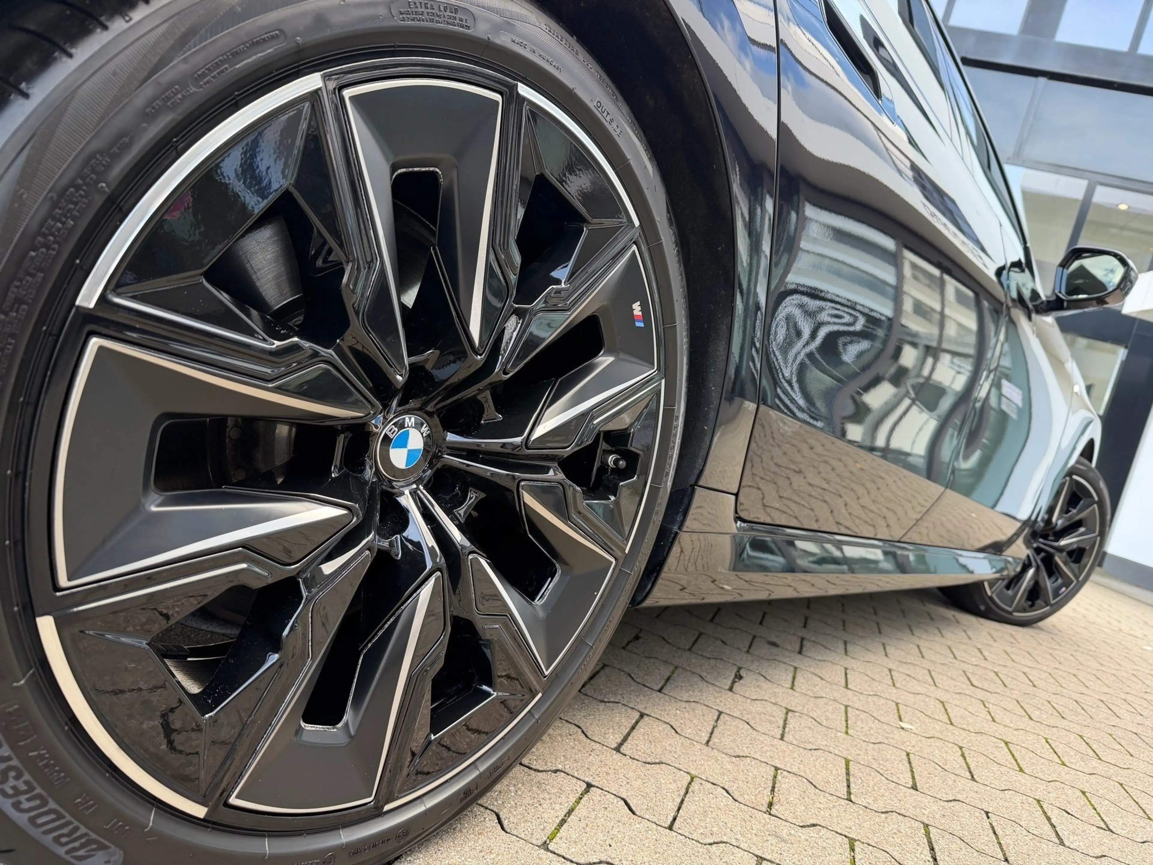 BMW 740 d xDrive M Sport Pro DA/PA Prof AHK Pano B&W — photo 4