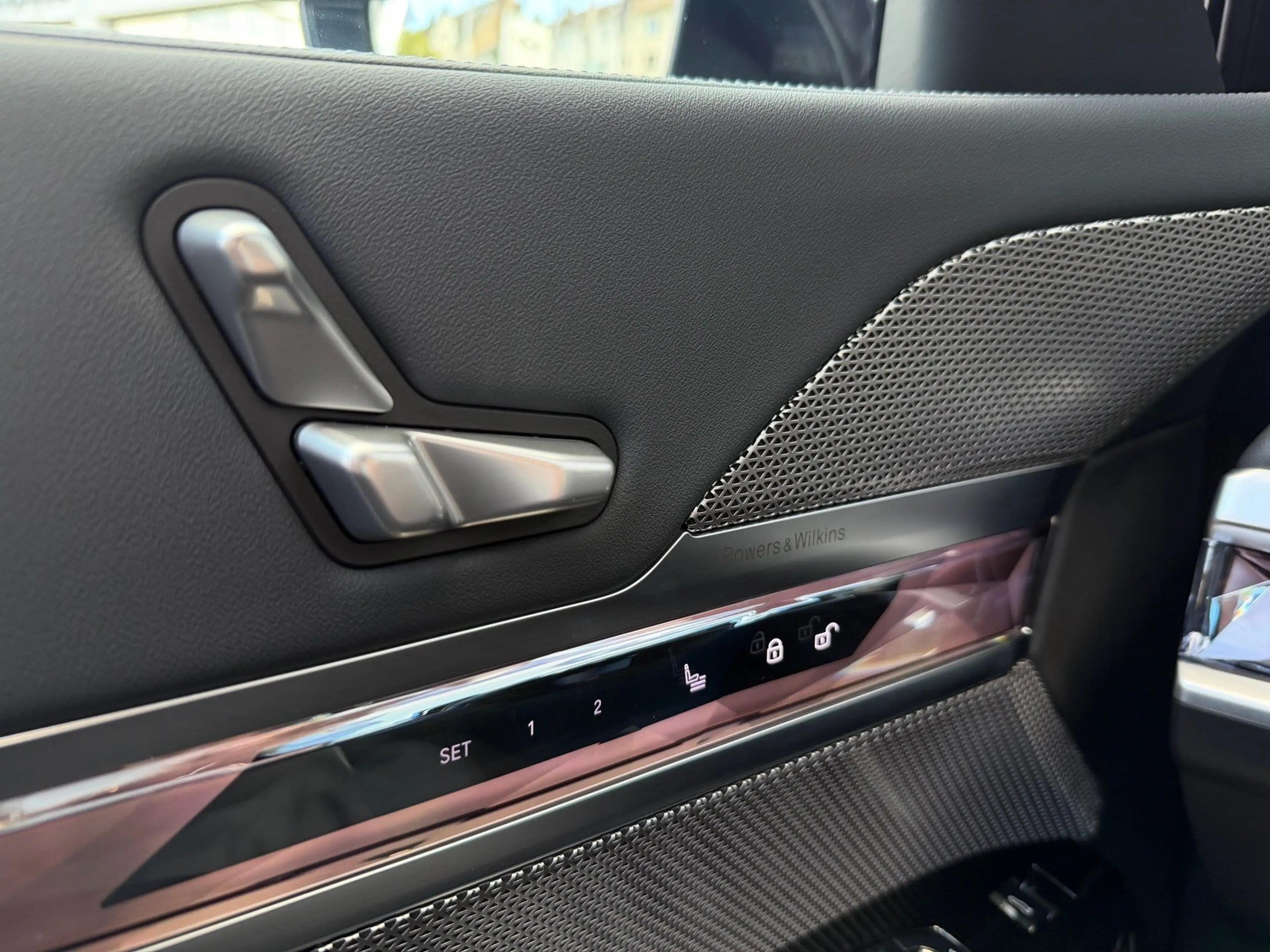 BMW 740 d xDrive M Sport Pro DA/PA Prof AHK Pano B&W — photo 18
