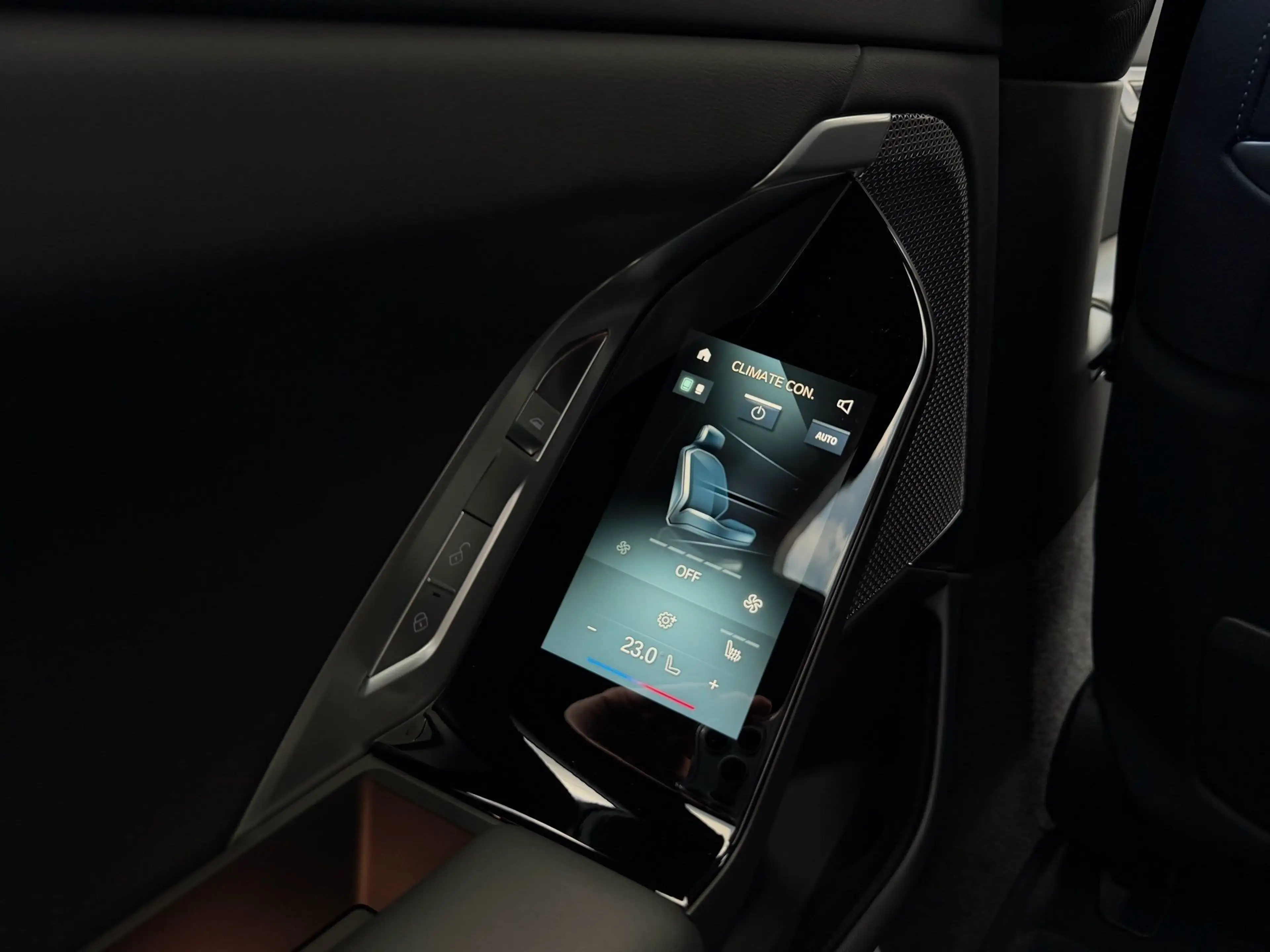 BMW 740 d xDrive M Sport Pro DA/PA Prof AHK Pano B&W — photo 7