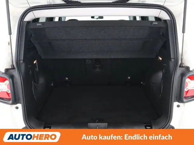 Jeep Renegade view 17