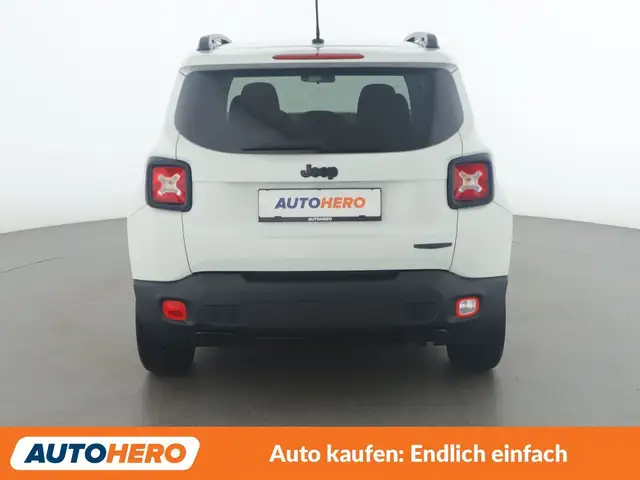 Jeep Renegade view 5