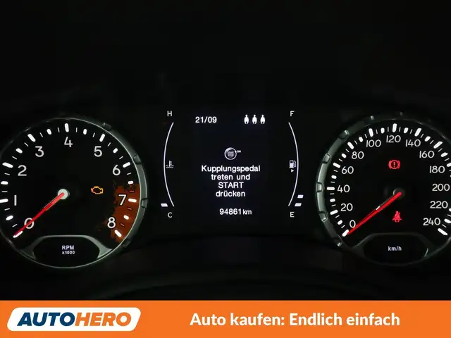Jeep Renegade view 20