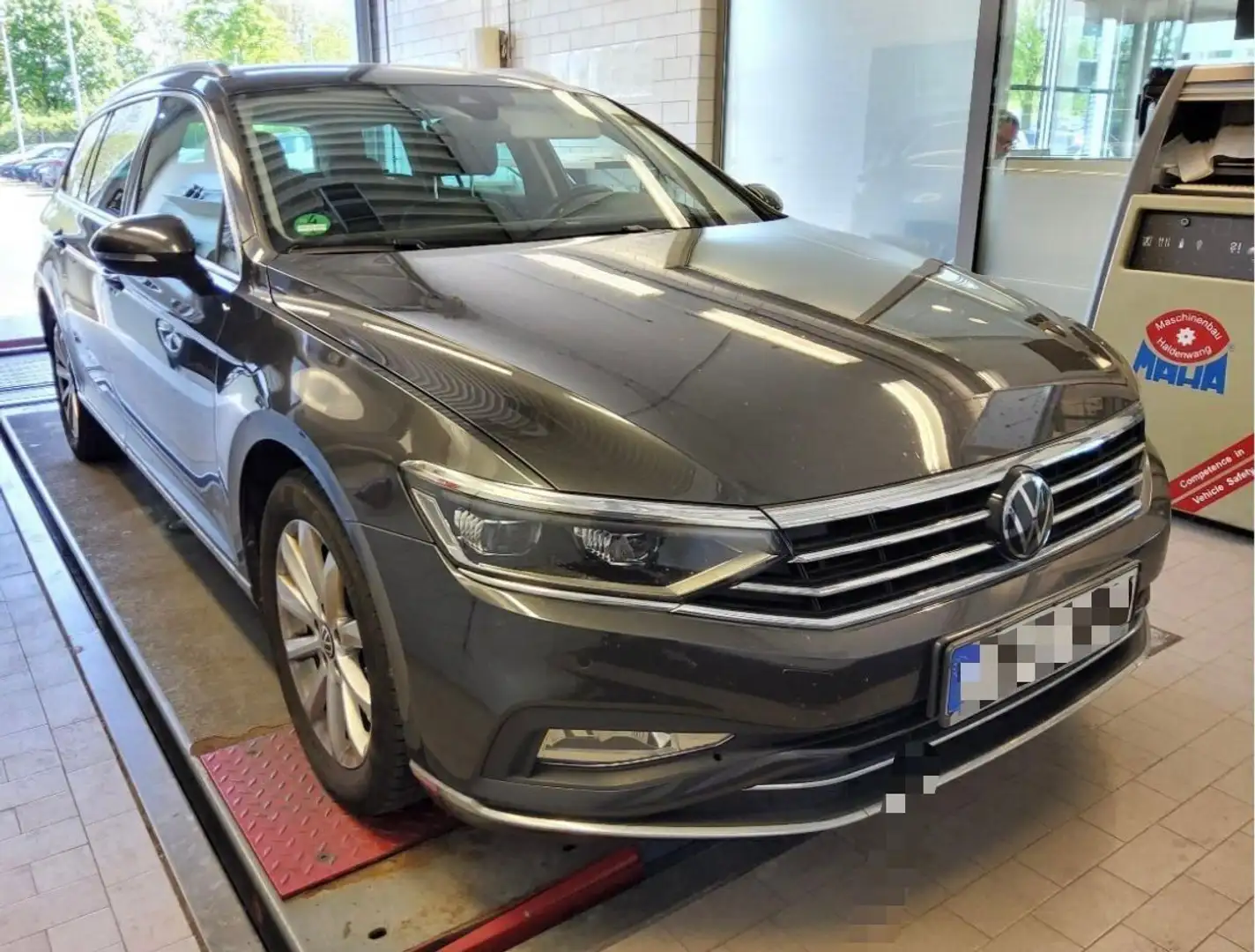 Volkswagen Passat Variant 2.0 TDI DSG Elegance - MATRIX Сірий - 1