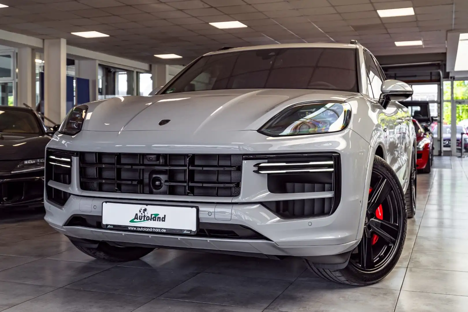 Porsche Cayenne Turbo E-Hybrid*SportDesign*Exclusive*NEW Grijs - 1