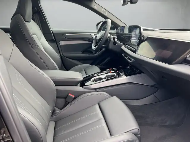 Audi A6 view 14