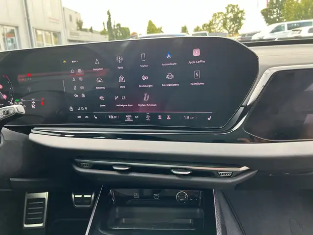 Audi A6 view 12