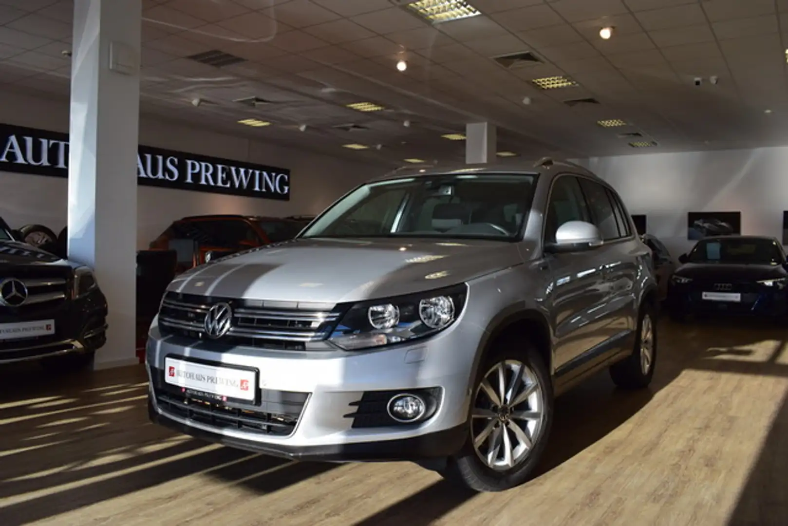 Volkswagen Tiguan Sport & Style BMT NAVI/KAMERA/AHK/1.HAND Argent - 1