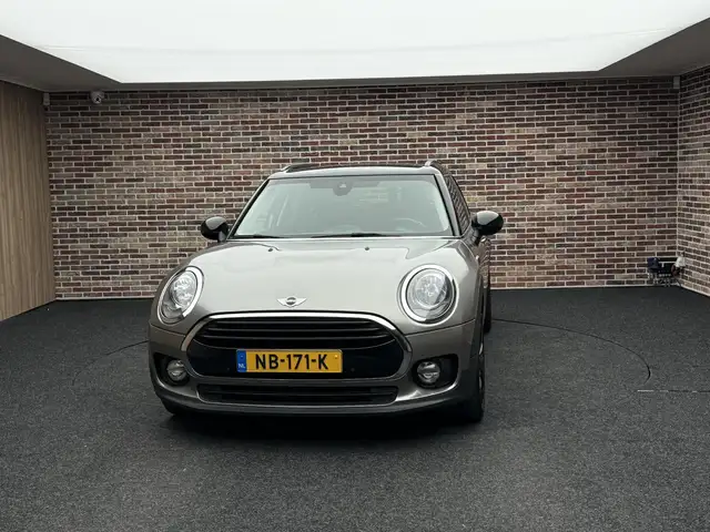 Mini Cooper Cooper view 8