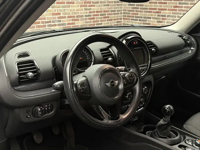 Mini Cooper Cooper view 4