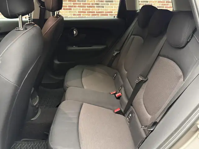 Mini Cooper Cooper view 11