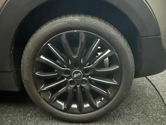 Mini Cooper Cooper view 9