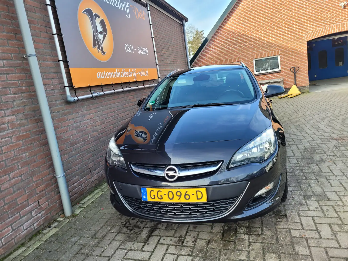 Opel Astra Sports Tourer 1.6 CDTi Business + Zwart - 2