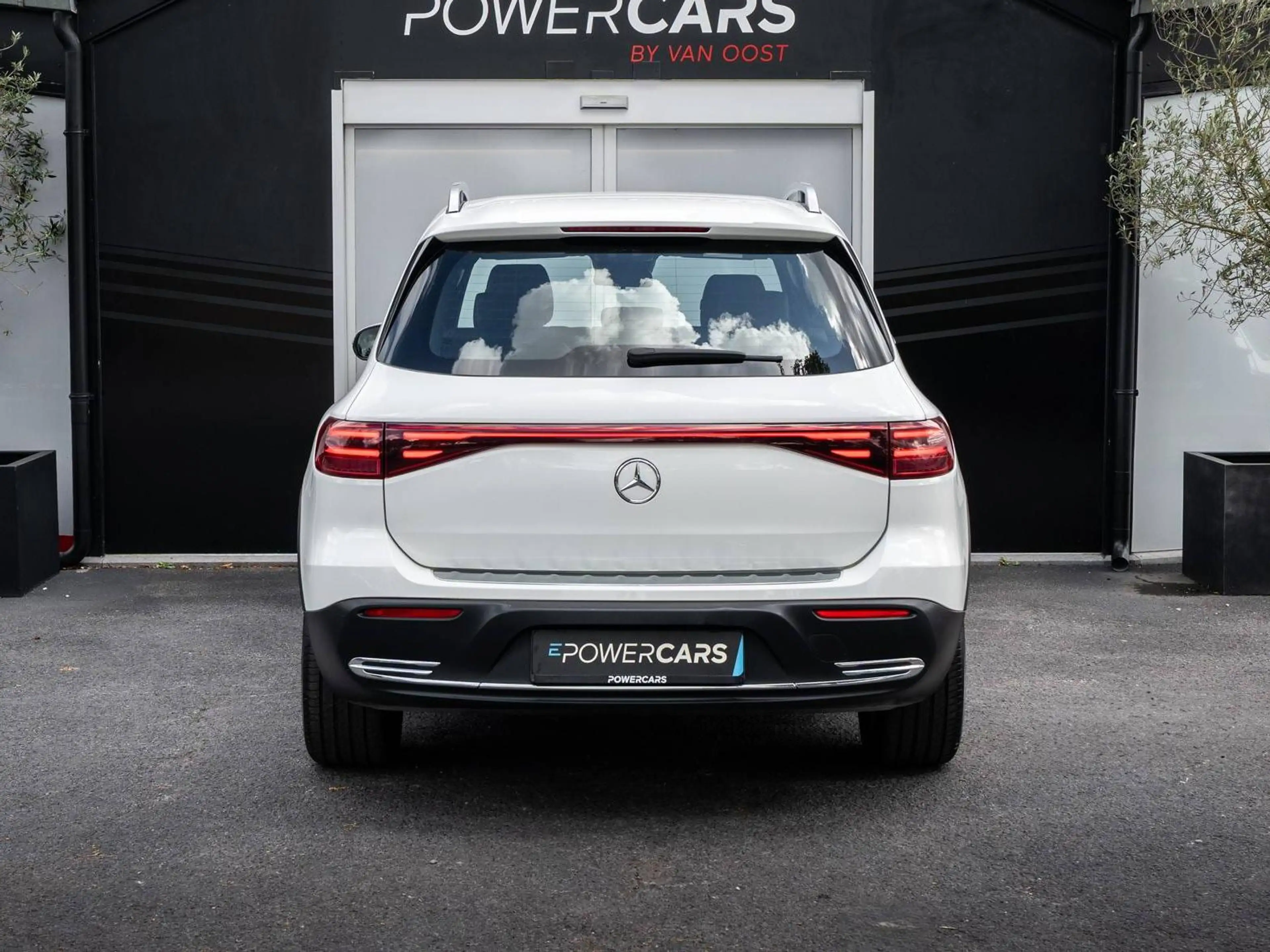 Mercedes-Benz EQB 250 + Progressive | Camera | CC | — photo 10