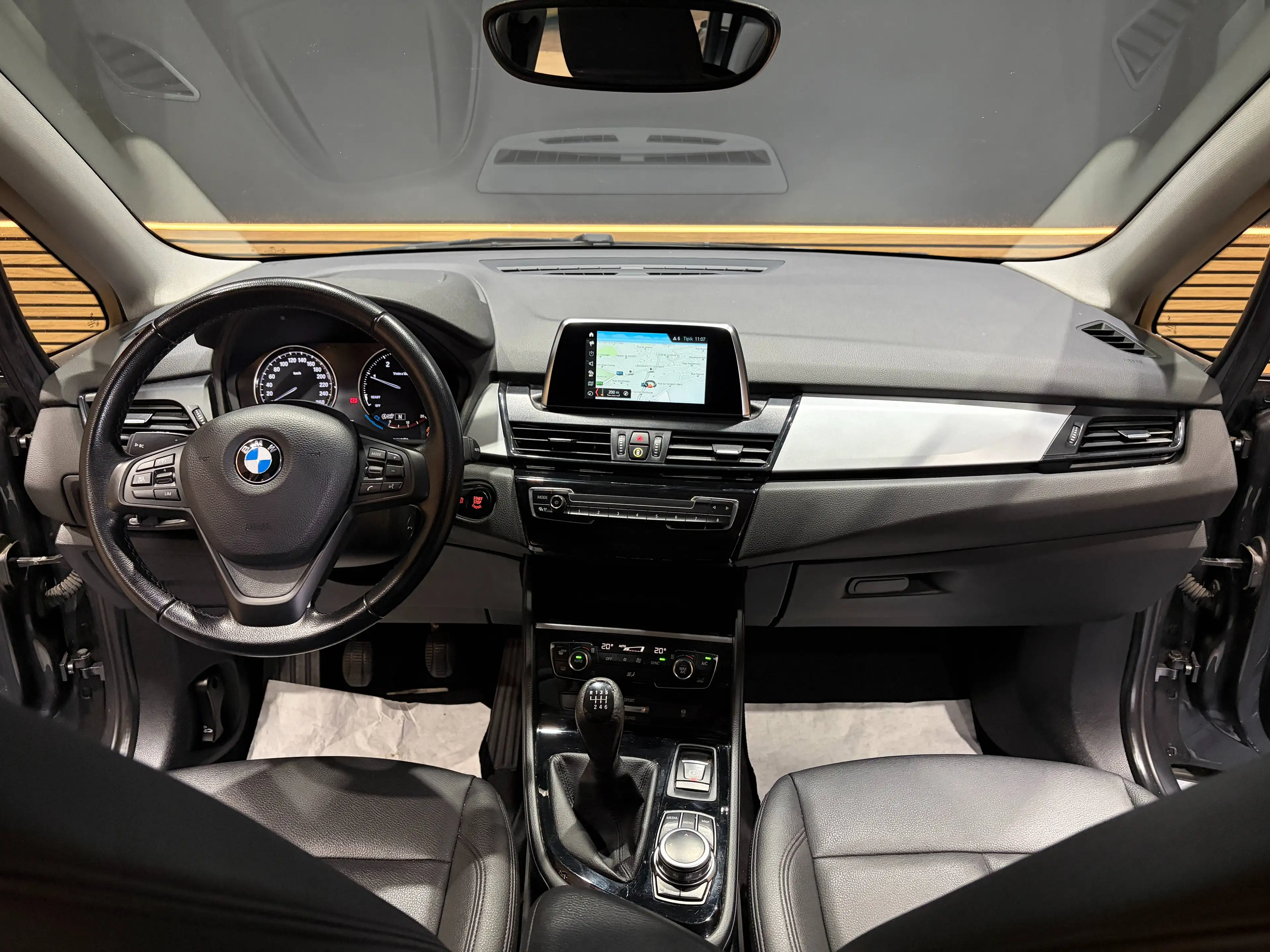 BMW 216 d Gran Tourer *CRUISE*CUIR*1ER PROPRIO*GARANTIE* — photo 9