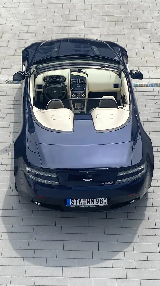 Aston Martin Vantage S V8 Roadster in TRAUMFARBEN Bleu - 2