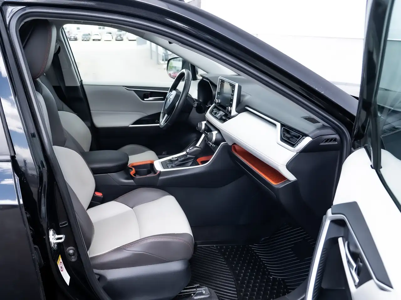 Toyota RAV 4 снимка Toyota RAV 4
