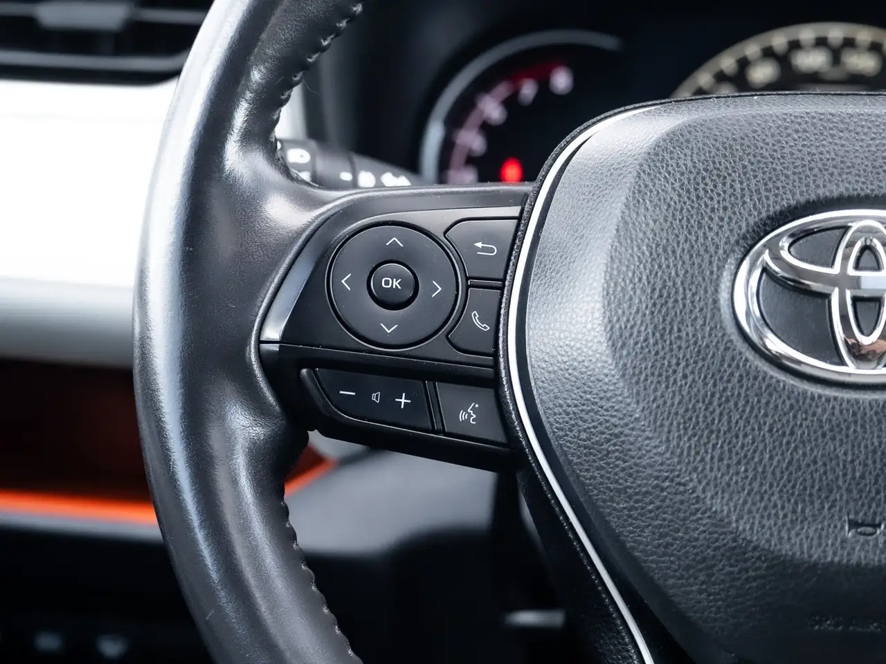 Toyota RAV 4 снимка Toyota RAV 4