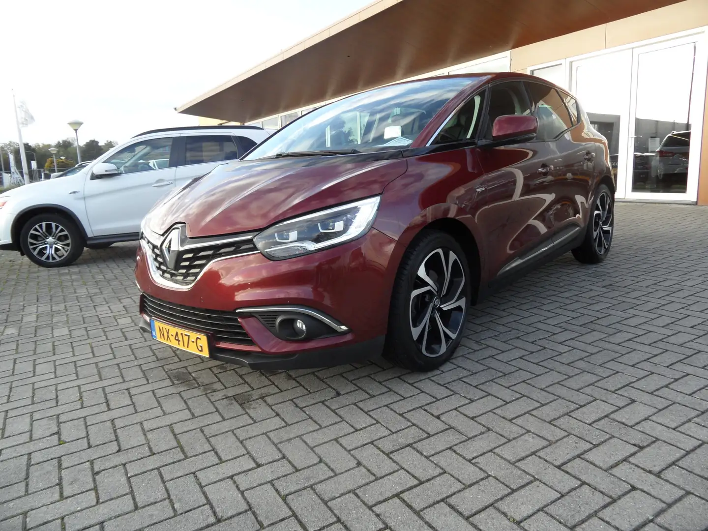Renault Scenic 1.5 dCi Bose Automaat Rood - 1