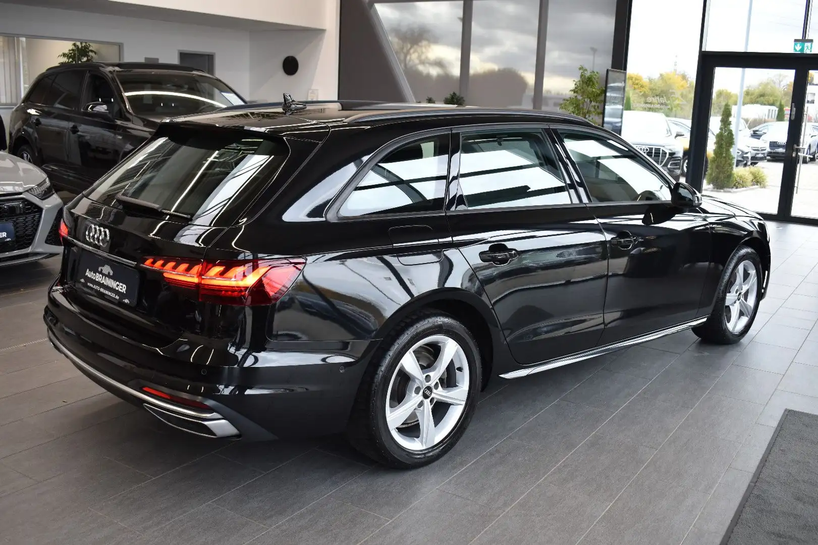 Audi A4 Avant 35TDI Advanced S-tronic LED~Nav~360°Kam Schwarz - 2