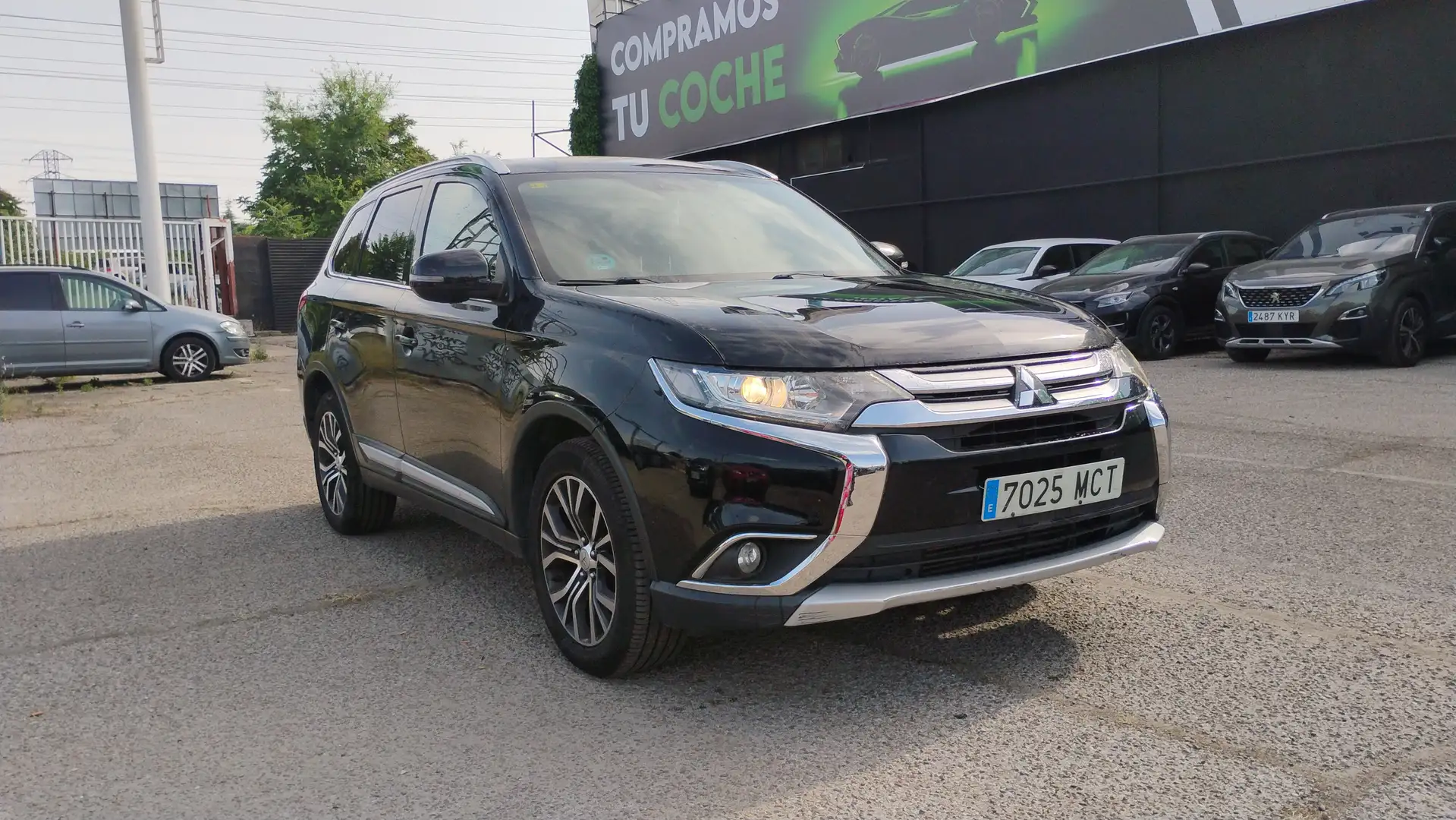 Mitsubishi Outlander 220DI-D Kaiteki 6AT 4WD Noir - 1