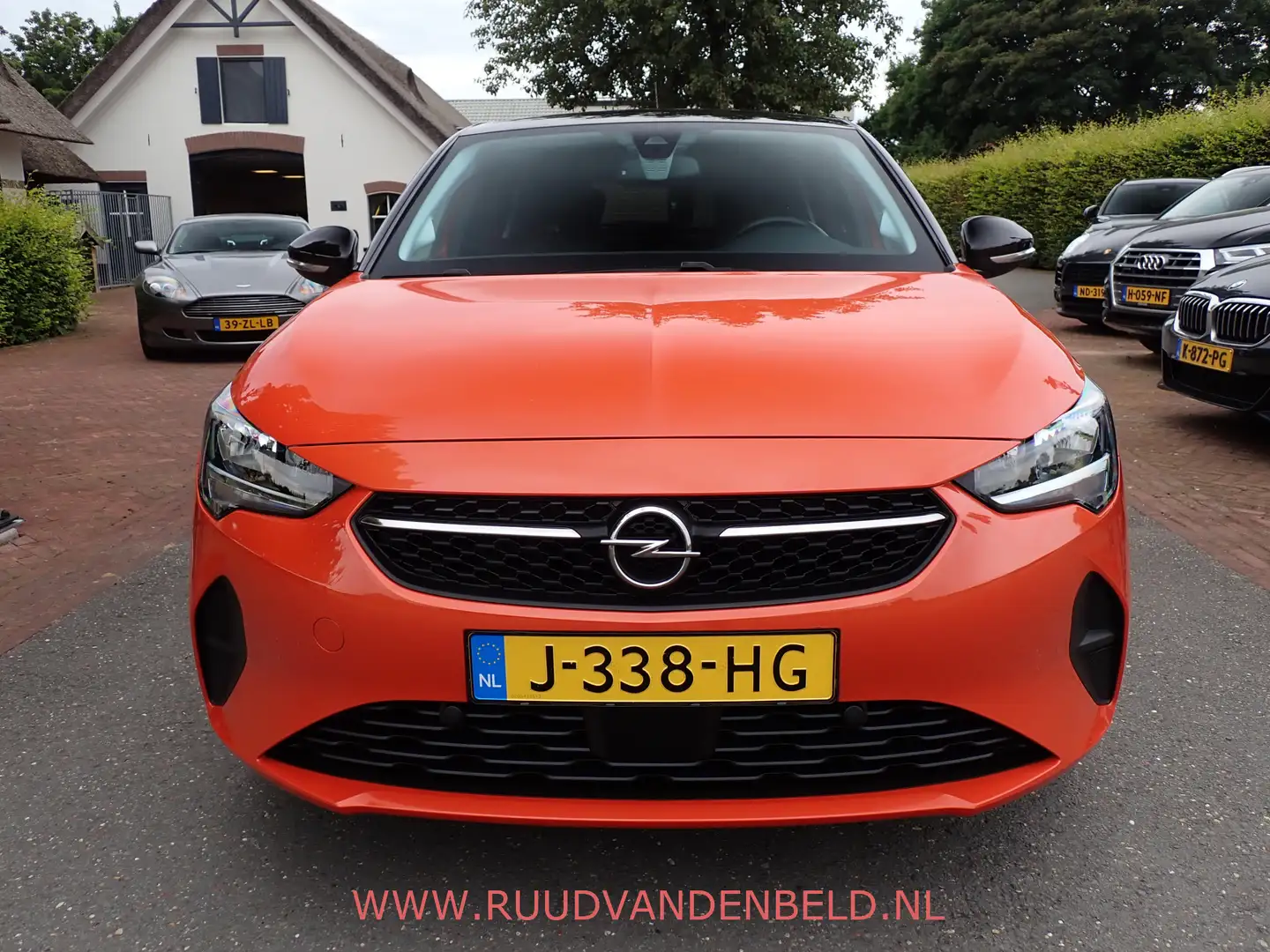 Opel Corsa-e Edition 3-FASE 50kWh CARPLAY/DAB/STUUR+STOELVERWAR Oranje - 2