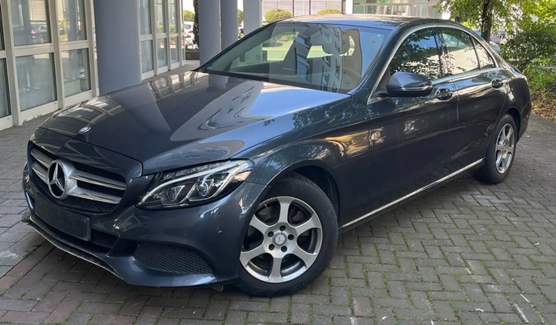 Mercedes-Benz C 180 C 180 CGI (205.040) Grau - 1