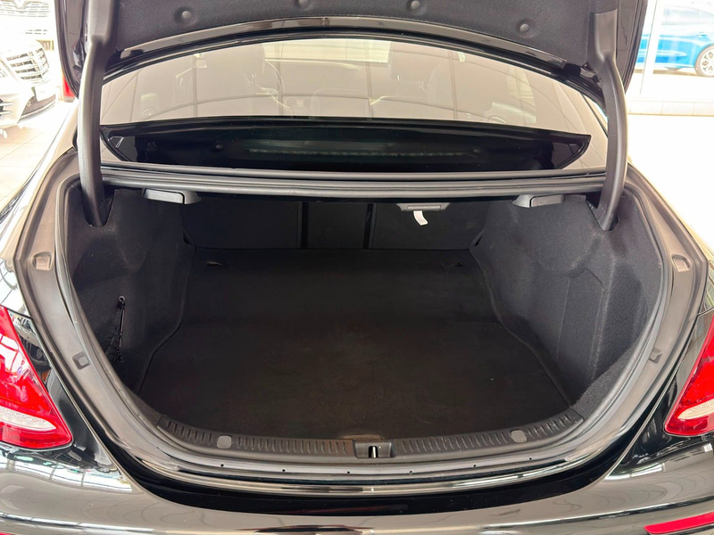 Mercedes-Benz E 200 E200d Limousine+AMG-Line+Widescreen+Burmester — photo 5